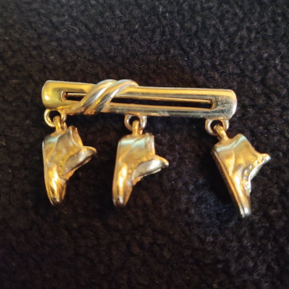 Mothers Day Bootie Pin - Picture 1 of 2